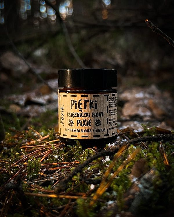 Piętki – PIXIE – radosny, pomarańczowy krem do stóp z mocznikiem